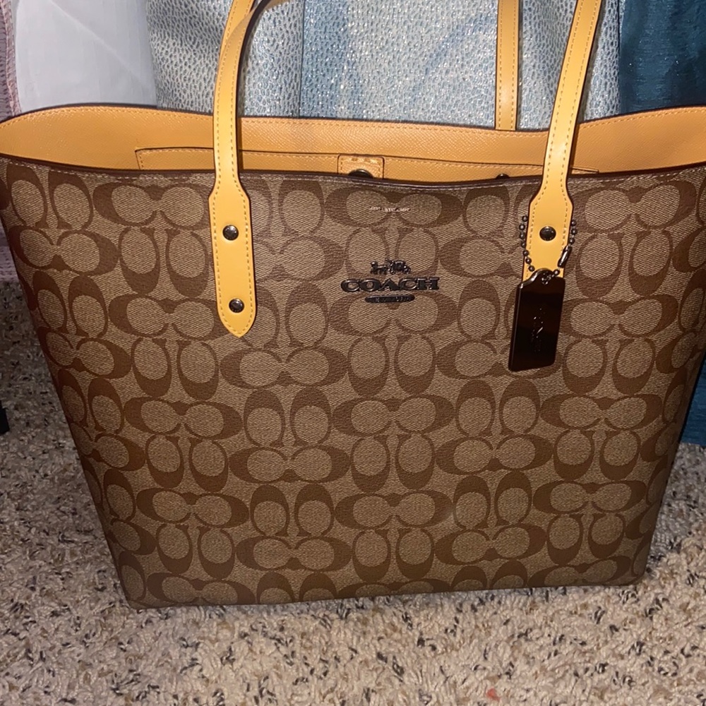 Coach tote | 24hr FLASH SALE